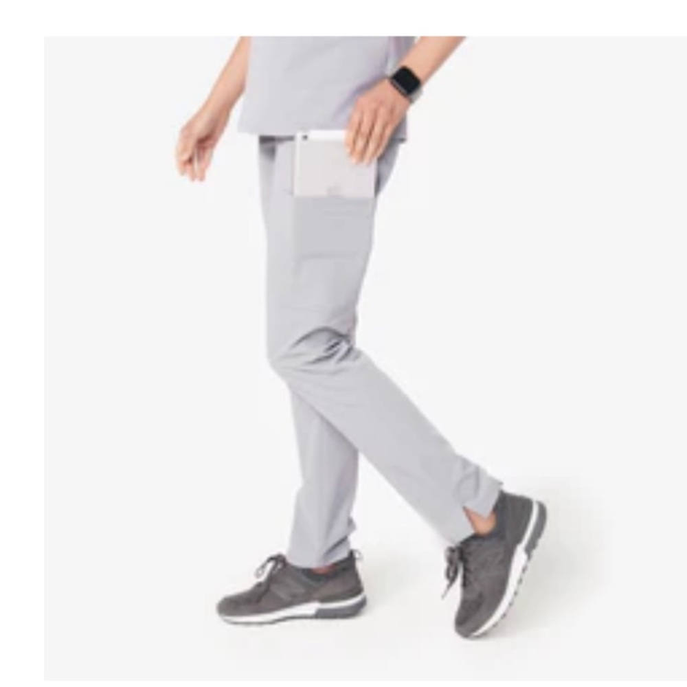 Figs Yola Skinny Scrub Pants in cement